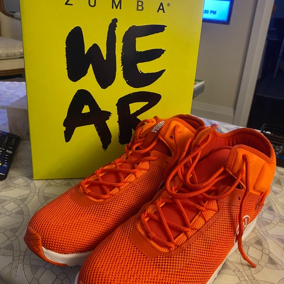 Unisex Zumba Fitness sneakers, NEW, used once, orange neon, size 10 - Picture 4 of 6